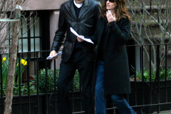 80980_celebutopia-julia_roberts_and_clive_owen_filming_duplicity_in_nyc-10_122_1050lo