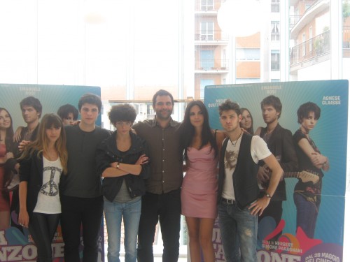 Il cast del film â€œUna canzone per teâ€ a Milano  