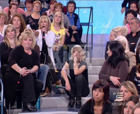  Gli amici di Maria de Filippi nei guai  