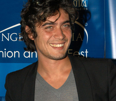 Riccardo Scamarcio torna in tv con la fiction â€œIl segreto dellâ€™acquaâ€  