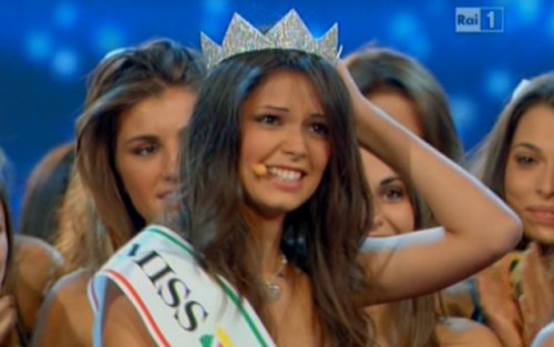 Stefania Bivone vince Miss Italia 2011  